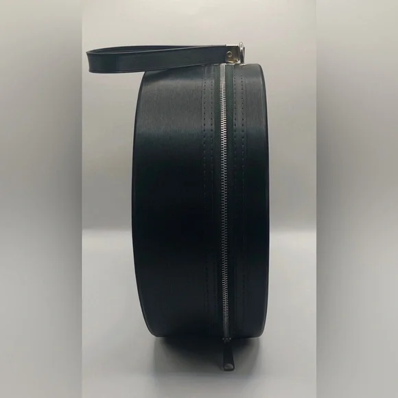 Sleek Vintage Round Zippered Cosmetic Travel Case - Picture 5 of 16